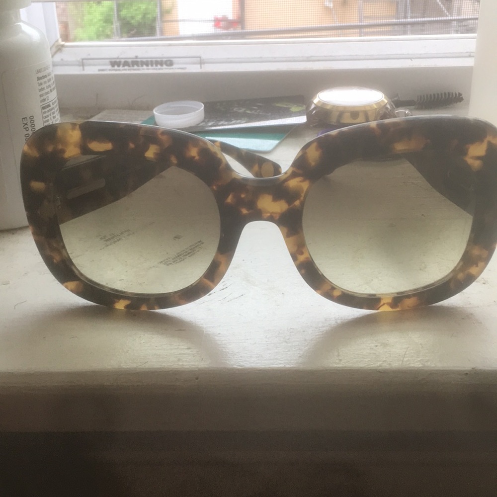 Sun glasses